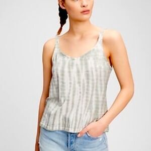 NWT- GAP- XS & XL